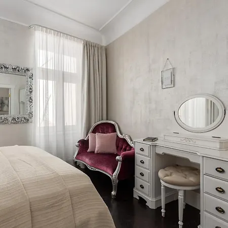 Old Town Luxe | Boutique 2Br Apartment Riga