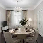 2bd Old Town Courtyard