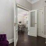 2bd Old Town Courtyard Apartment *