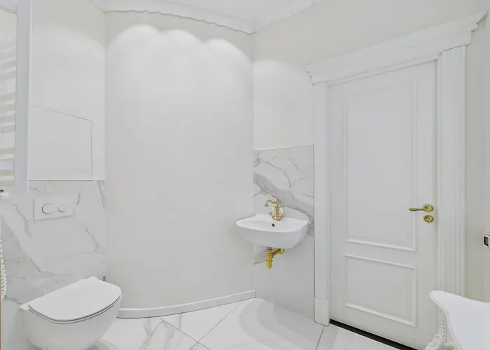 2bd Old Town Boutique *