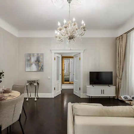 Old Town Luxe | Boutique 2br * ריגה